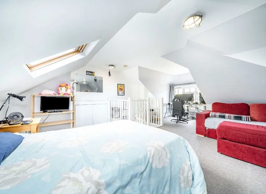 Gloucester Road, Hampton, TW12, photo 6