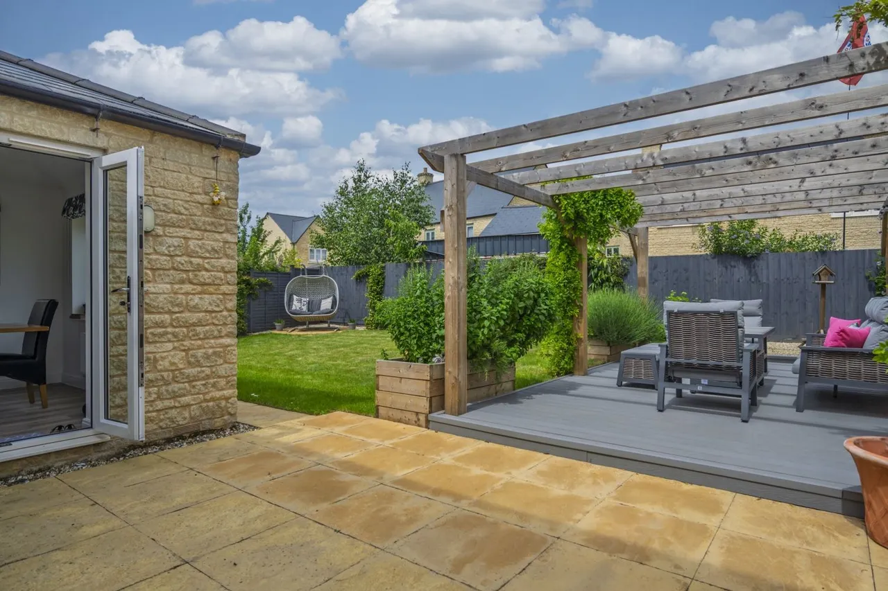 Thames Close, South Cerney, GL7, photo 9