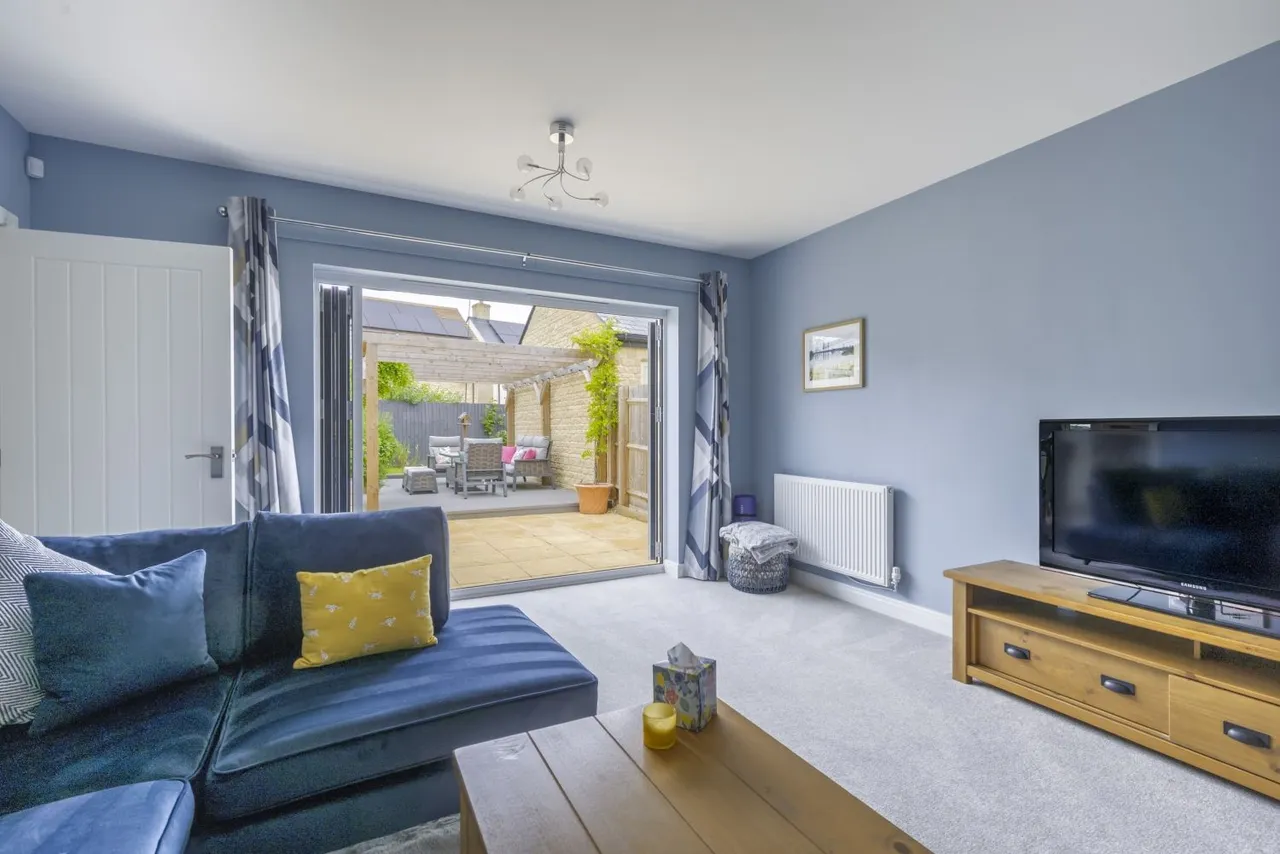 Thames Close, South Cerney, GL7, photo 2