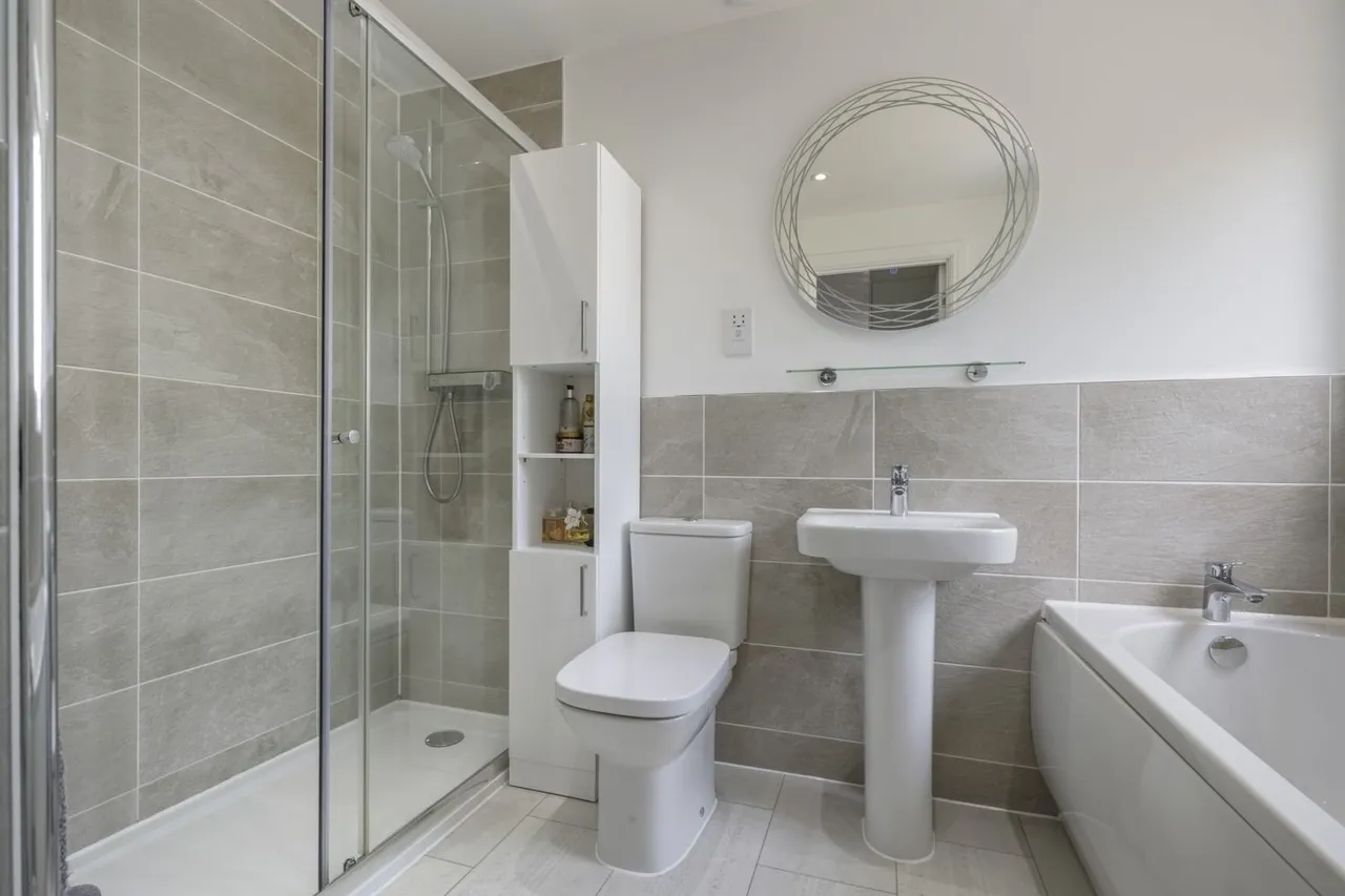 Thames Close, South Cerney, GL7, photo 17