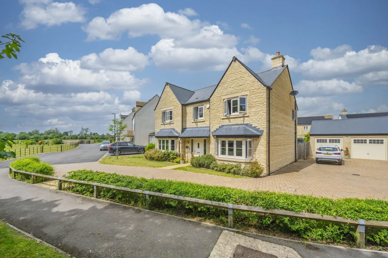 Thames Close, South Cerney, GL7, photo 6