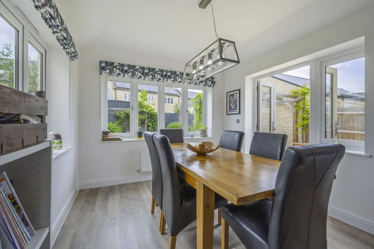Thames Close, South Cerney, GL7, photo 10
