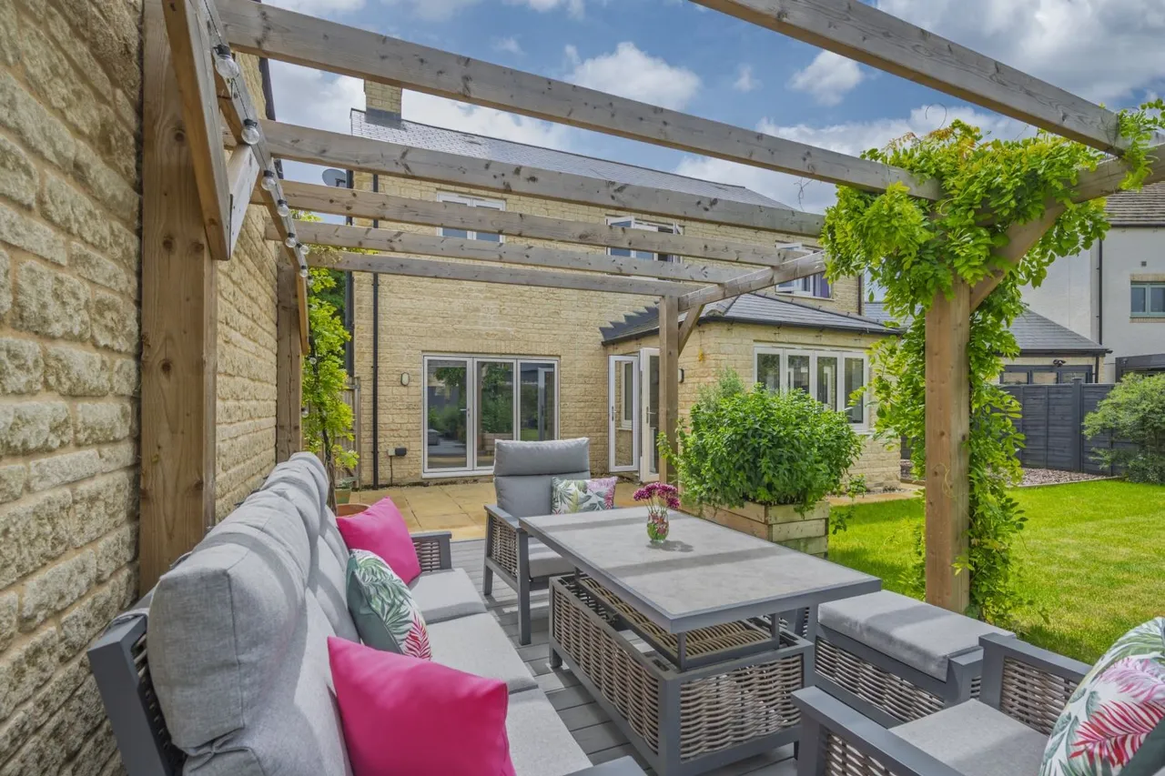 Thames Close, South Cerney, GL7, photo 7