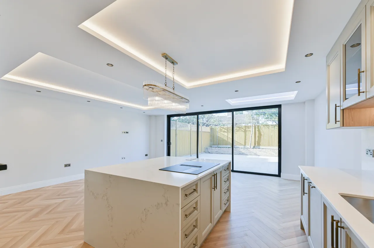 1 Winston Close, Haynt Walk, London, photo 7