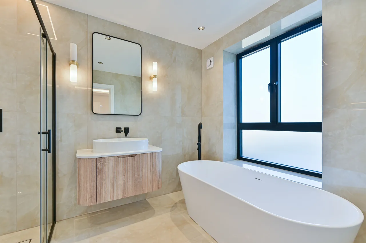 1 Winston Close, Haynt Walk, London, photo 8