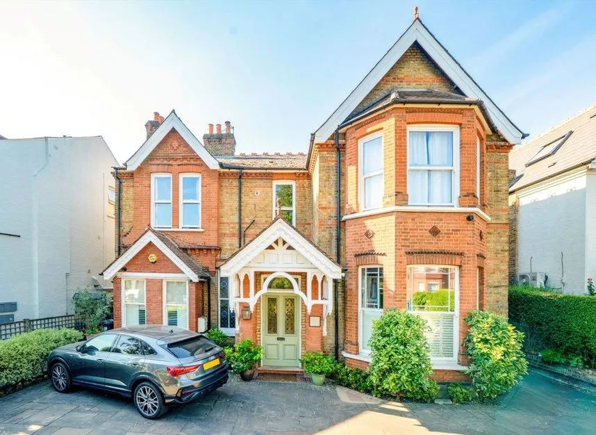 2 bed flat to rent — Madeley Road, Ealing, W5