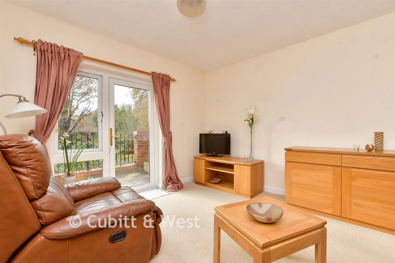 Belmont Road, Leatherhead, KT22, photo 3
