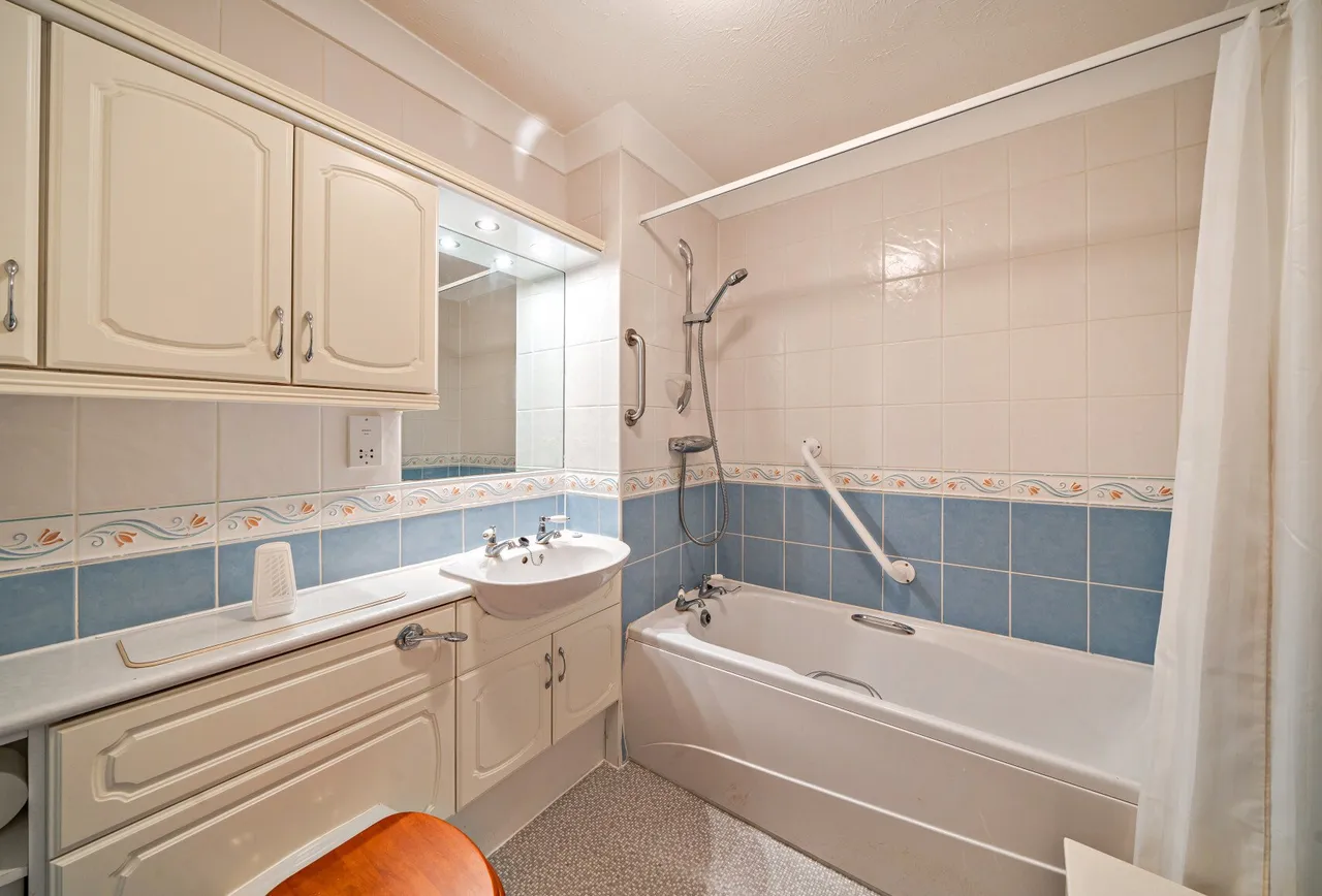 Commercial Street, Cheltenham, GL50 2AJ, photo 6