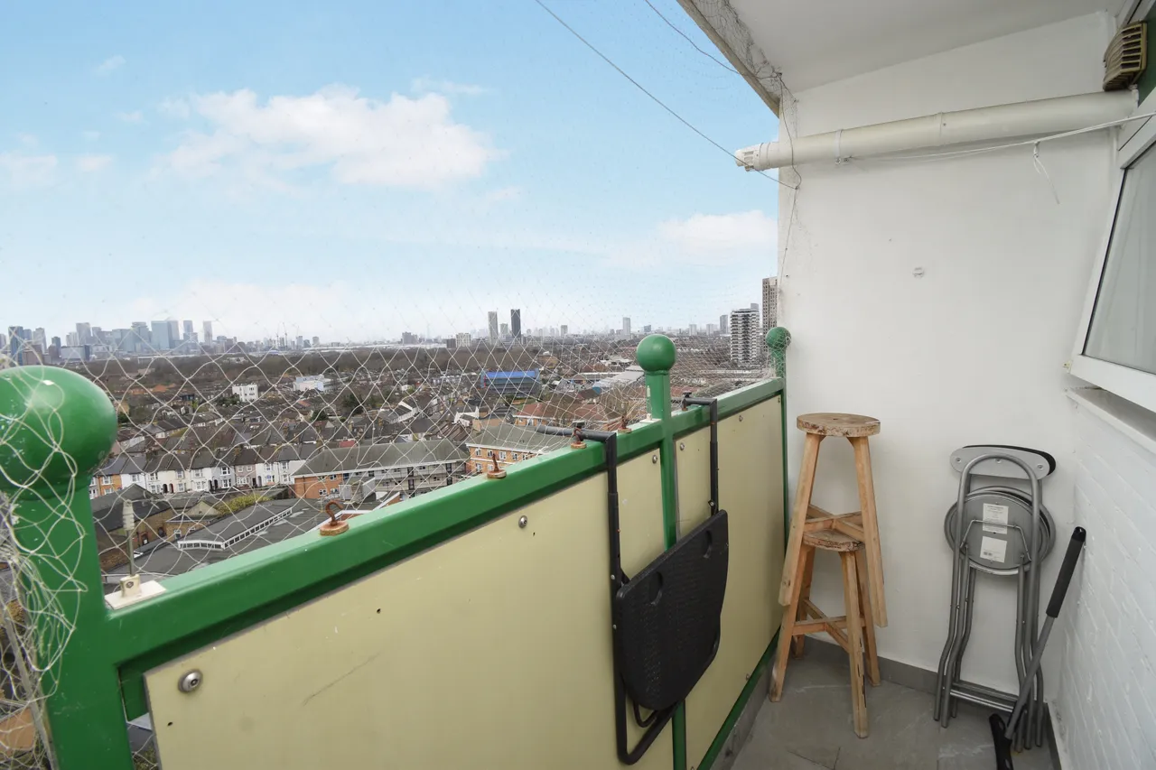 High Street, London, E13, photo 2