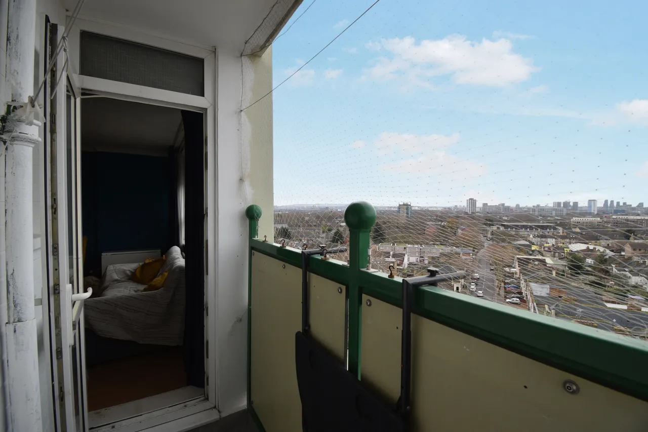 High Street, London, E13, photo 7