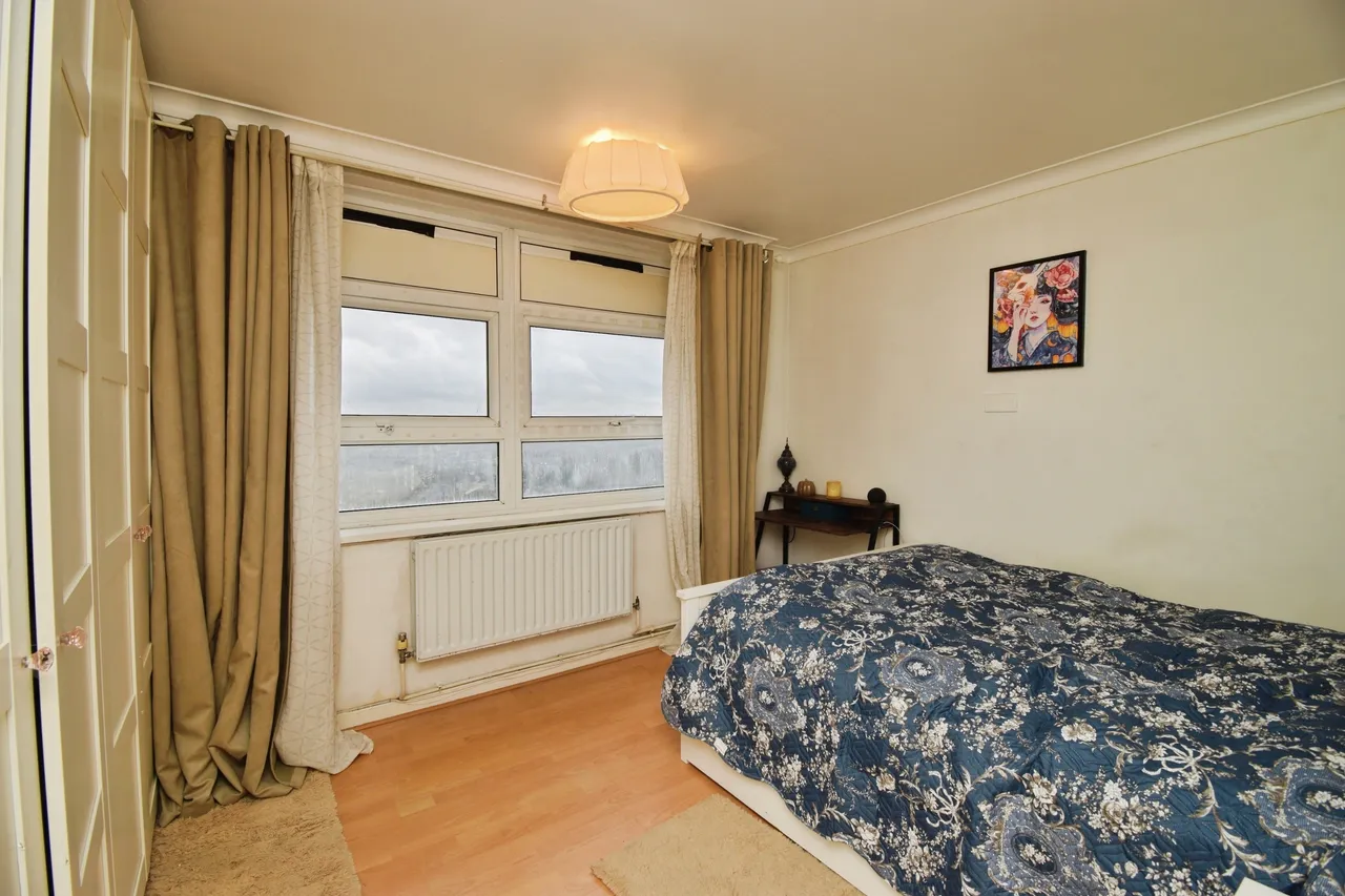 High Street, London, E13, photo 11