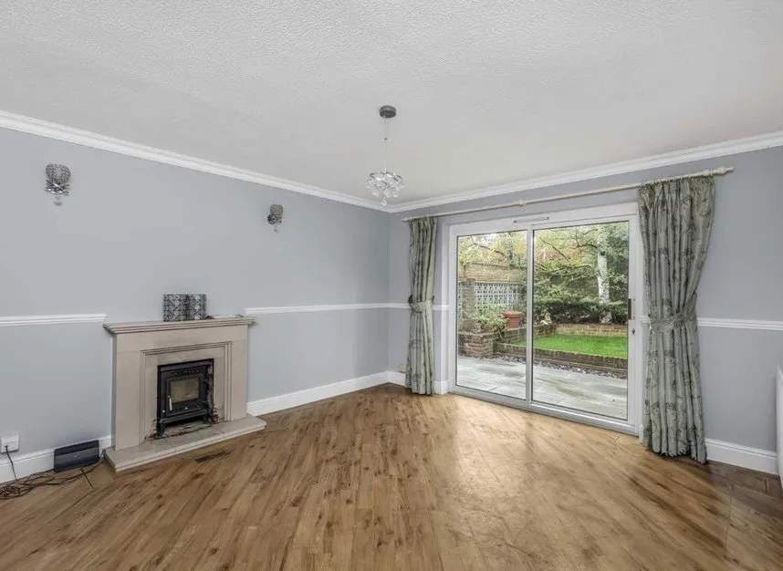 Broomfield, Sunbury-On-Thames, TW16, photo 2