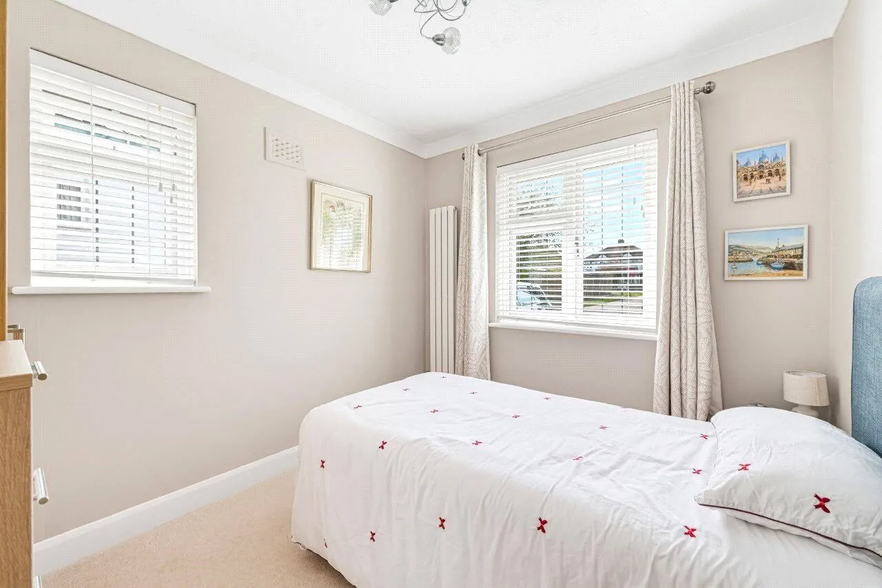 Oakley Gardens, Banstead, SM7, photo 13