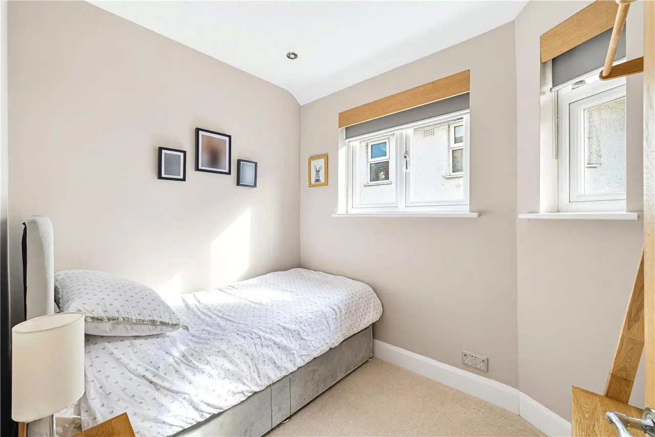 Oakley Gardens, Banstead, SM7, photo 15