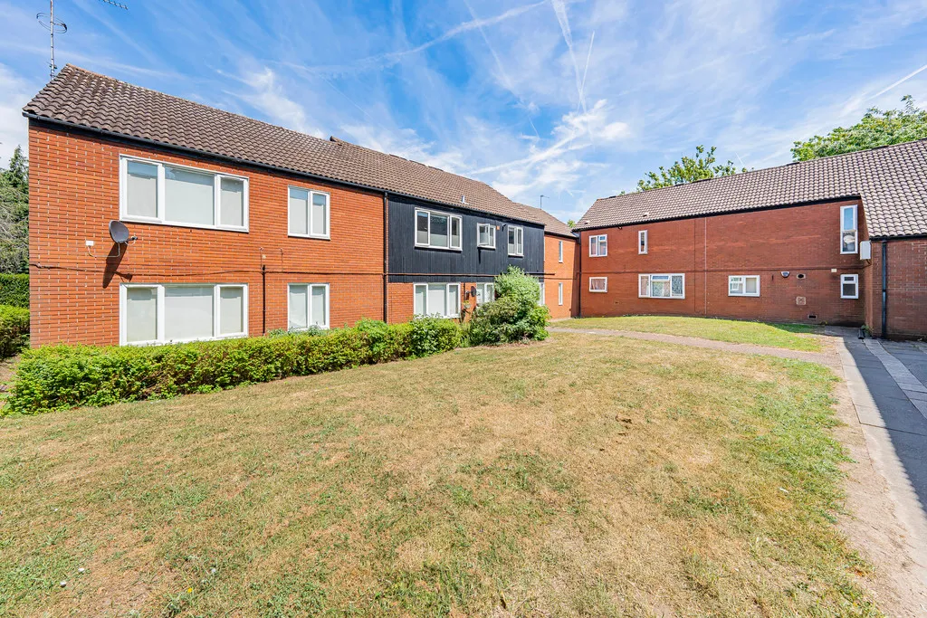 Hetherington Way, Ickenham, UB10, photo 12