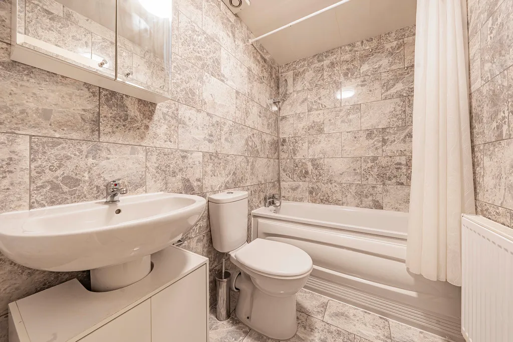 Hetherington Way, Ickenham, UB10, photo 6