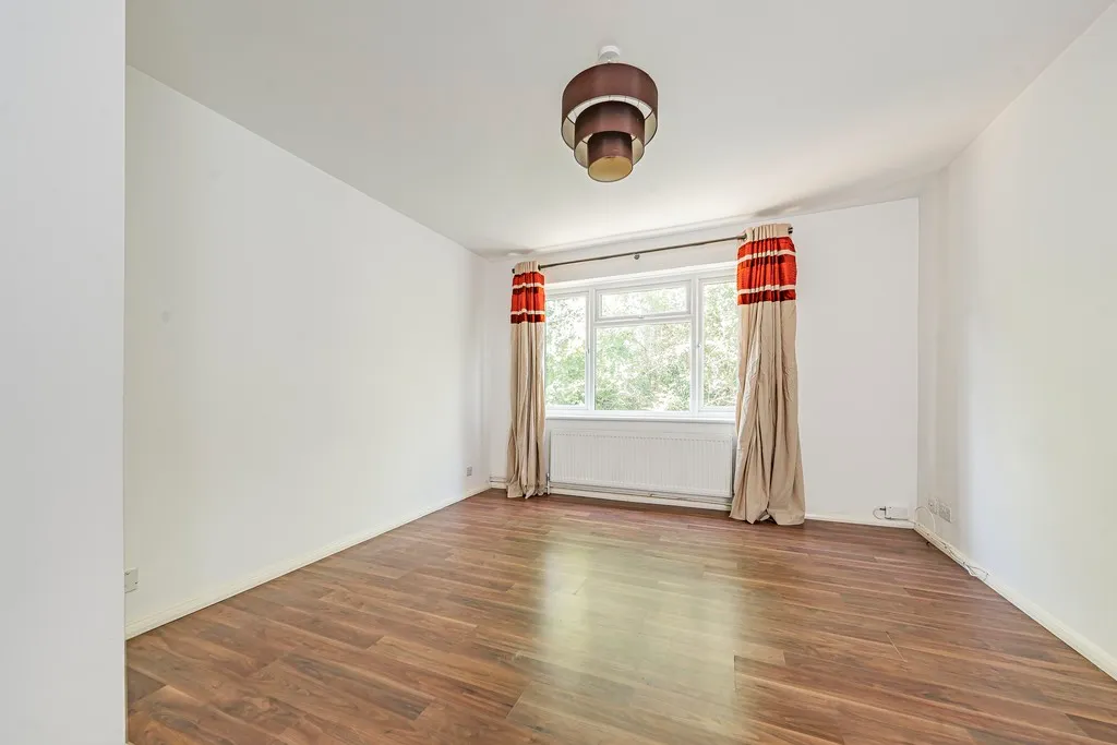 Hetherington Way, Ickenham, UB10, photo 15
