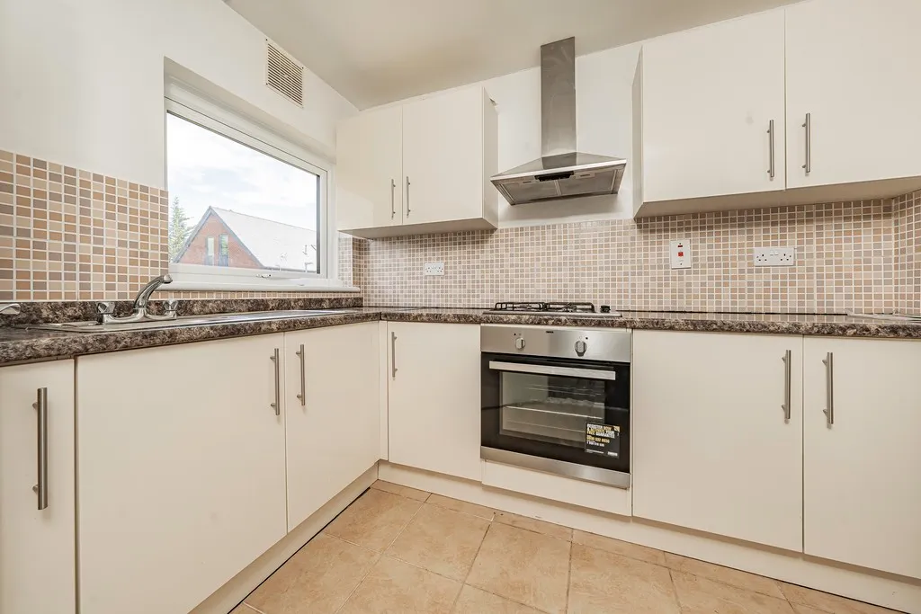 Hetherington Way, Ickenham, UB10, photo 13