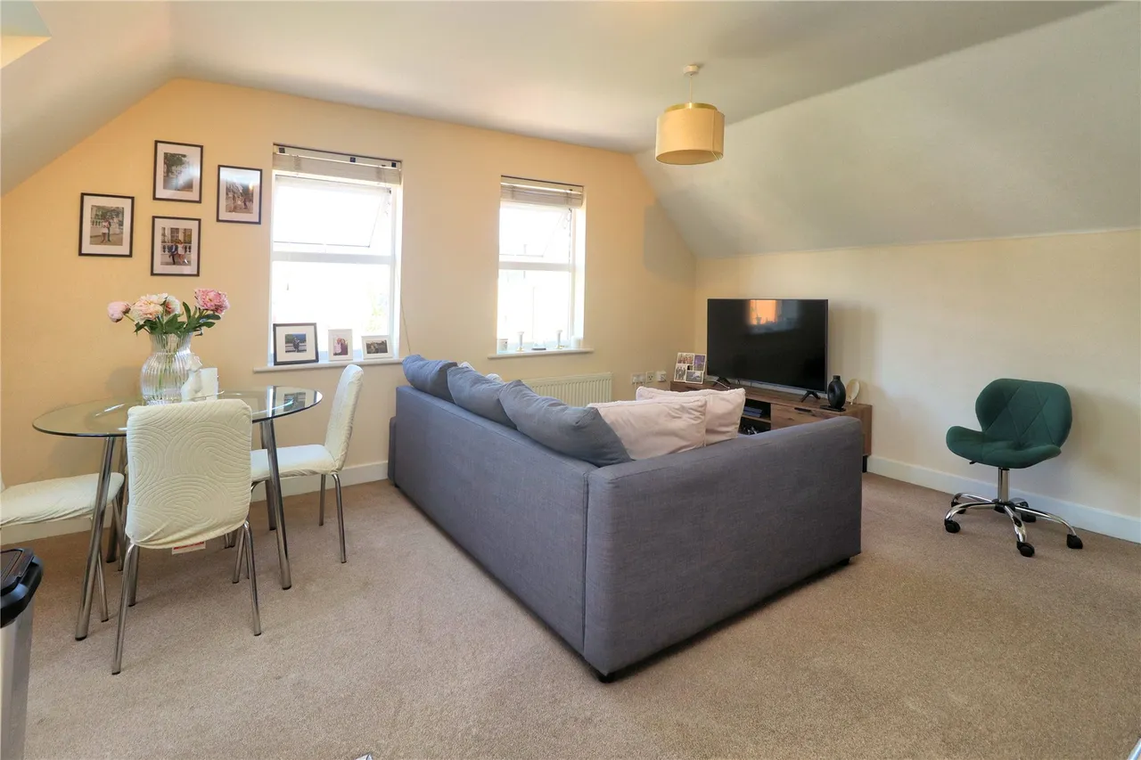 Maybury Road, Woking, GU21, photo 7
