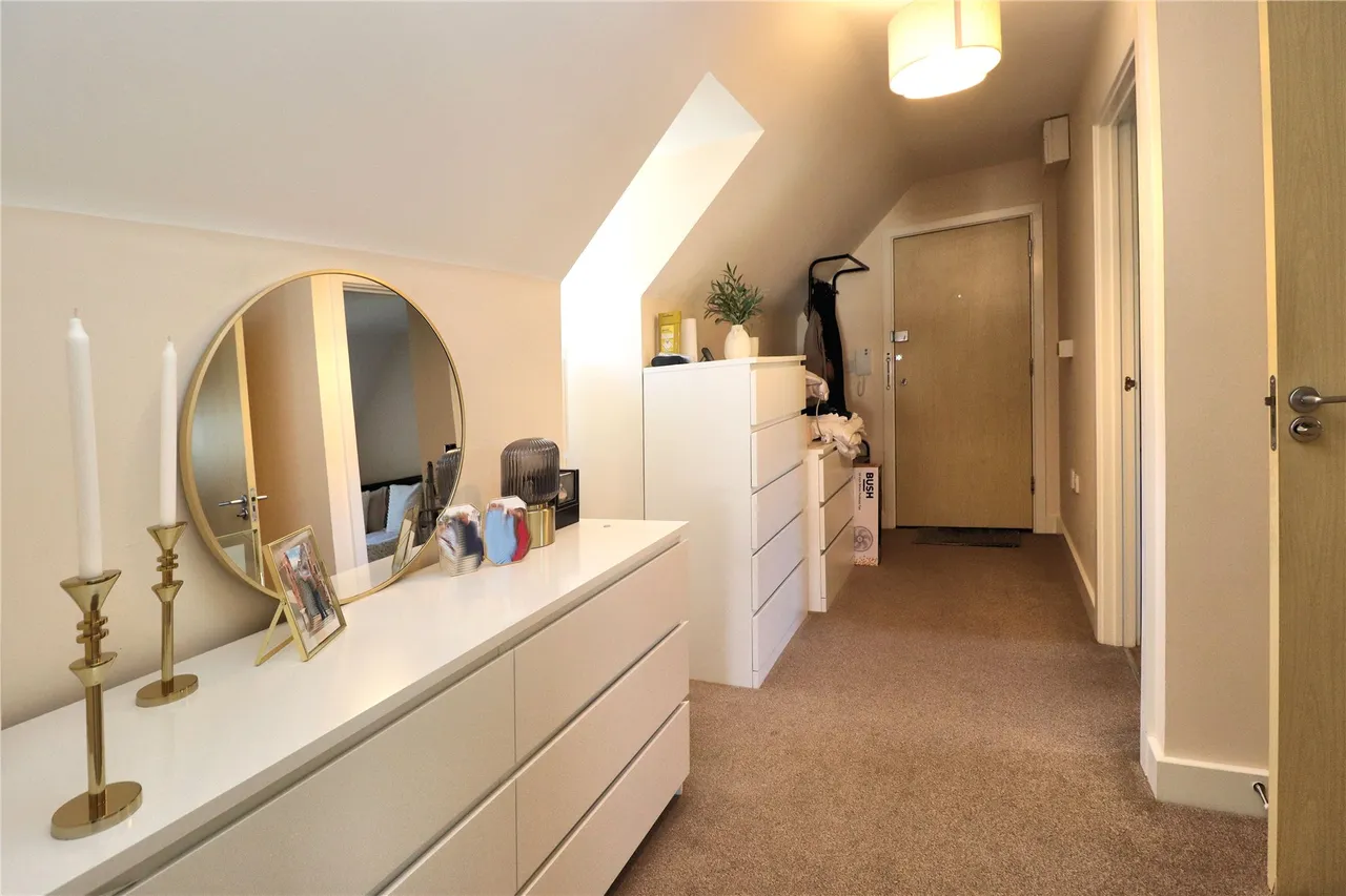 Maybury Road, Woking, GU21, photo 3
