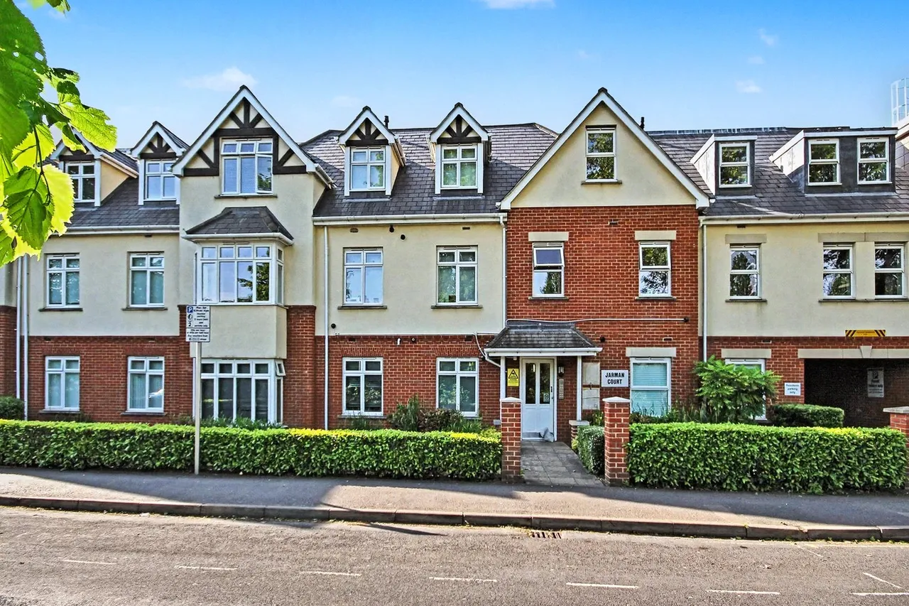 Maybury Road, Woking, GU21, photo 6
