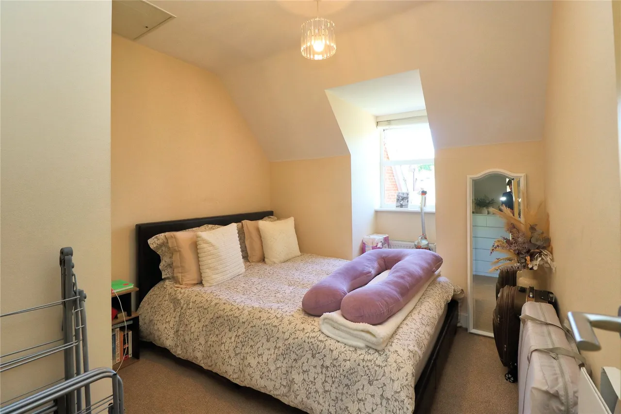 Maybury Road, Woking, GU21, photo 4