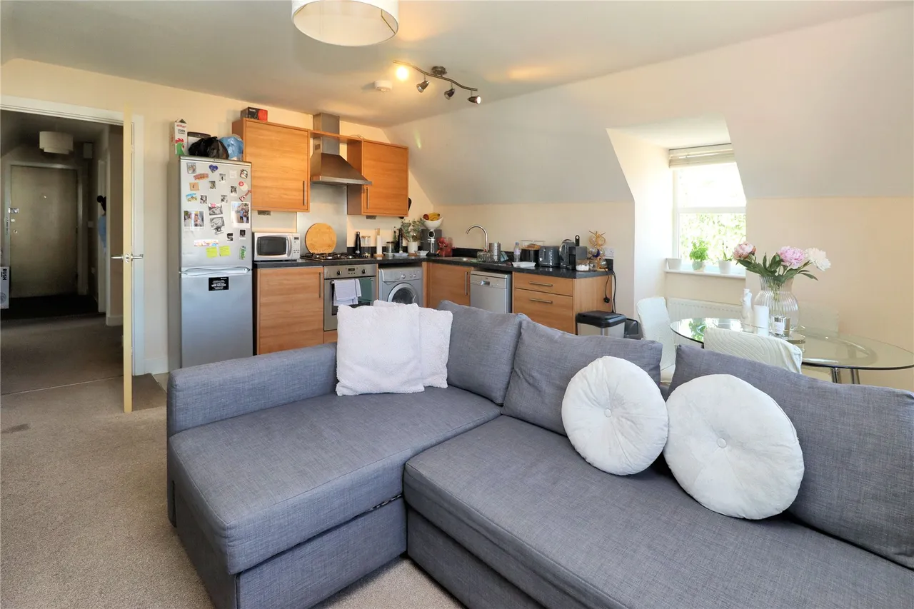Maybury Road, Woking, GU21, photo 8