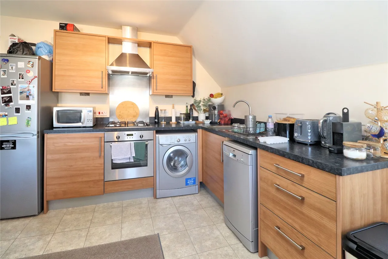 Maybury Road, Woking, GU21, photo 9