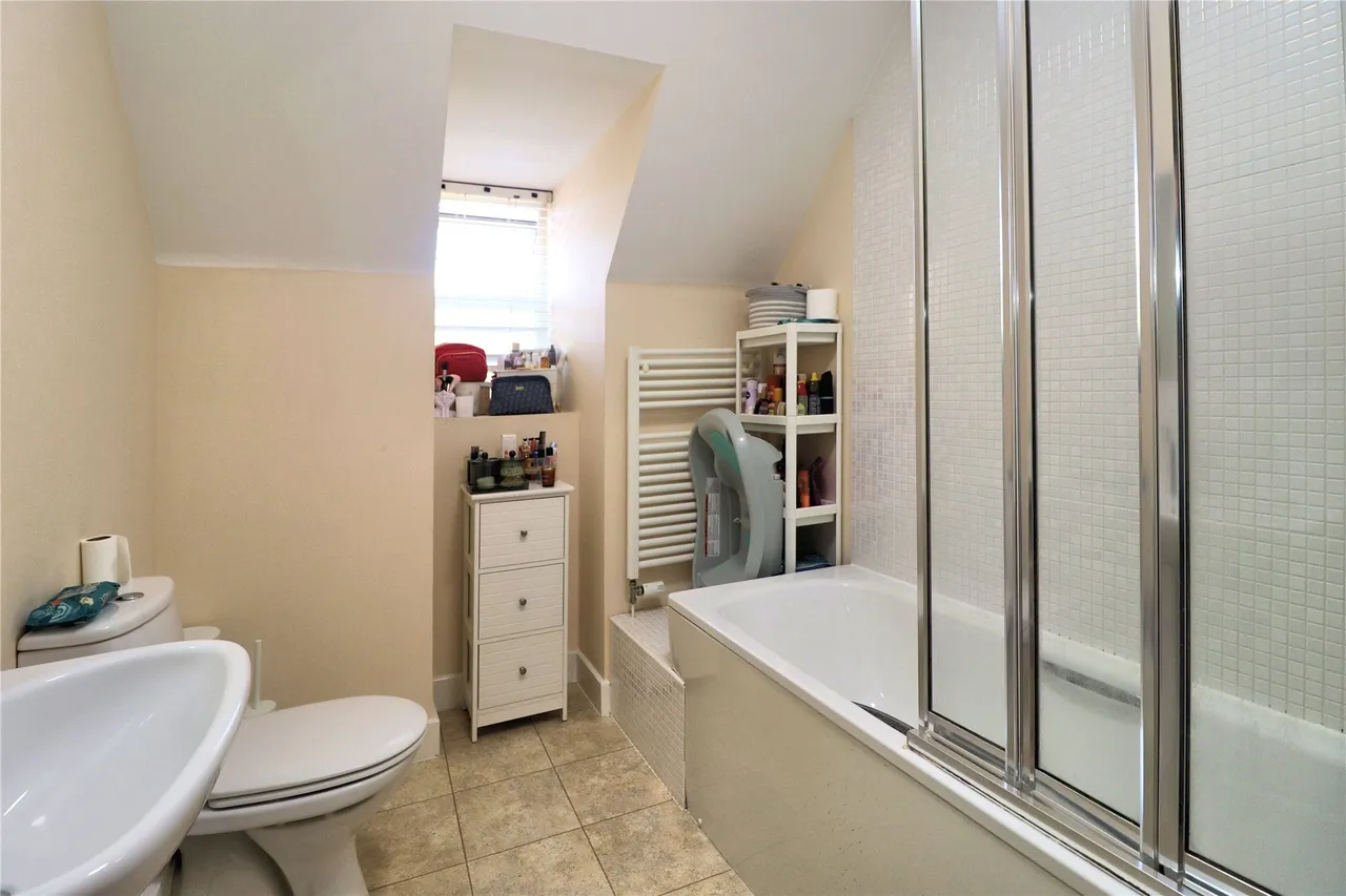 Maybury Road, Woking, GU21, photo 5