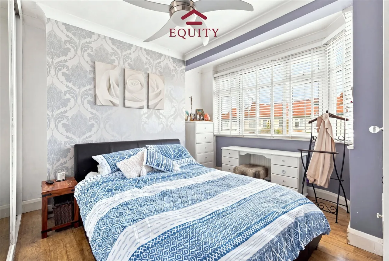 Carisbrook Close, Enfield, photo 17