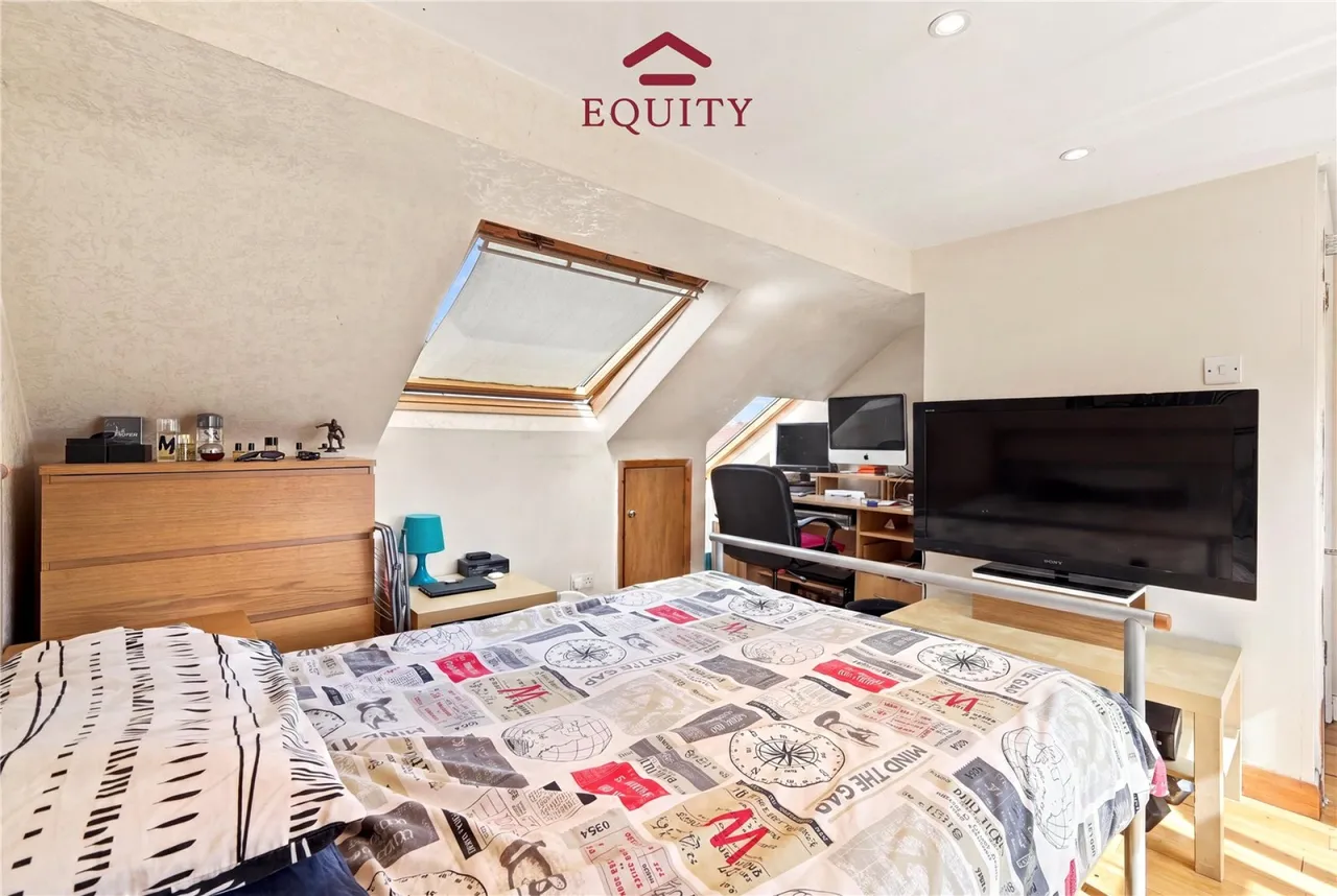 Carisbrook Close, Enfield, photo 25