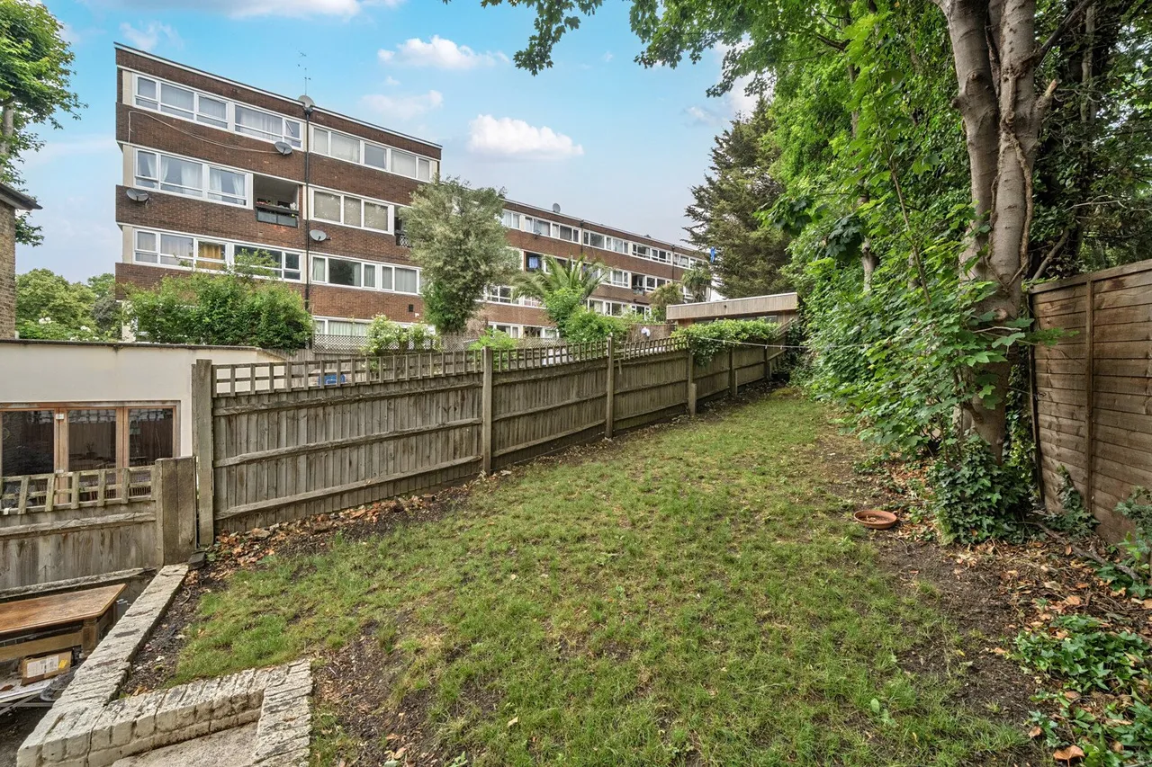 Lewisham Road, SE13, photo 13