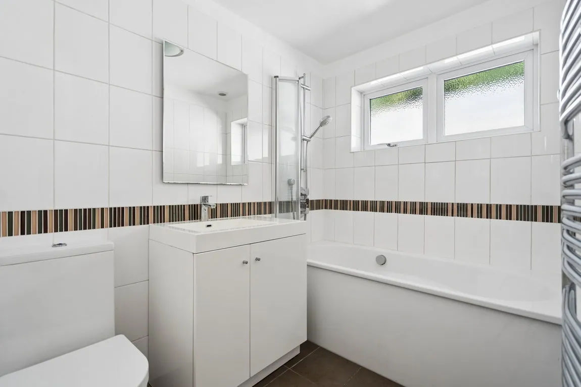Nottingham Road, Chorleywood, WD3, photo 18