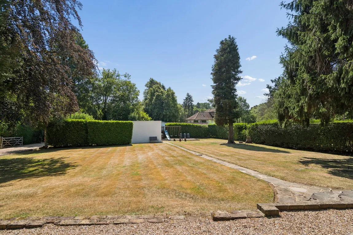 Nottingham Road, Chorleywood, WD3, photo 33