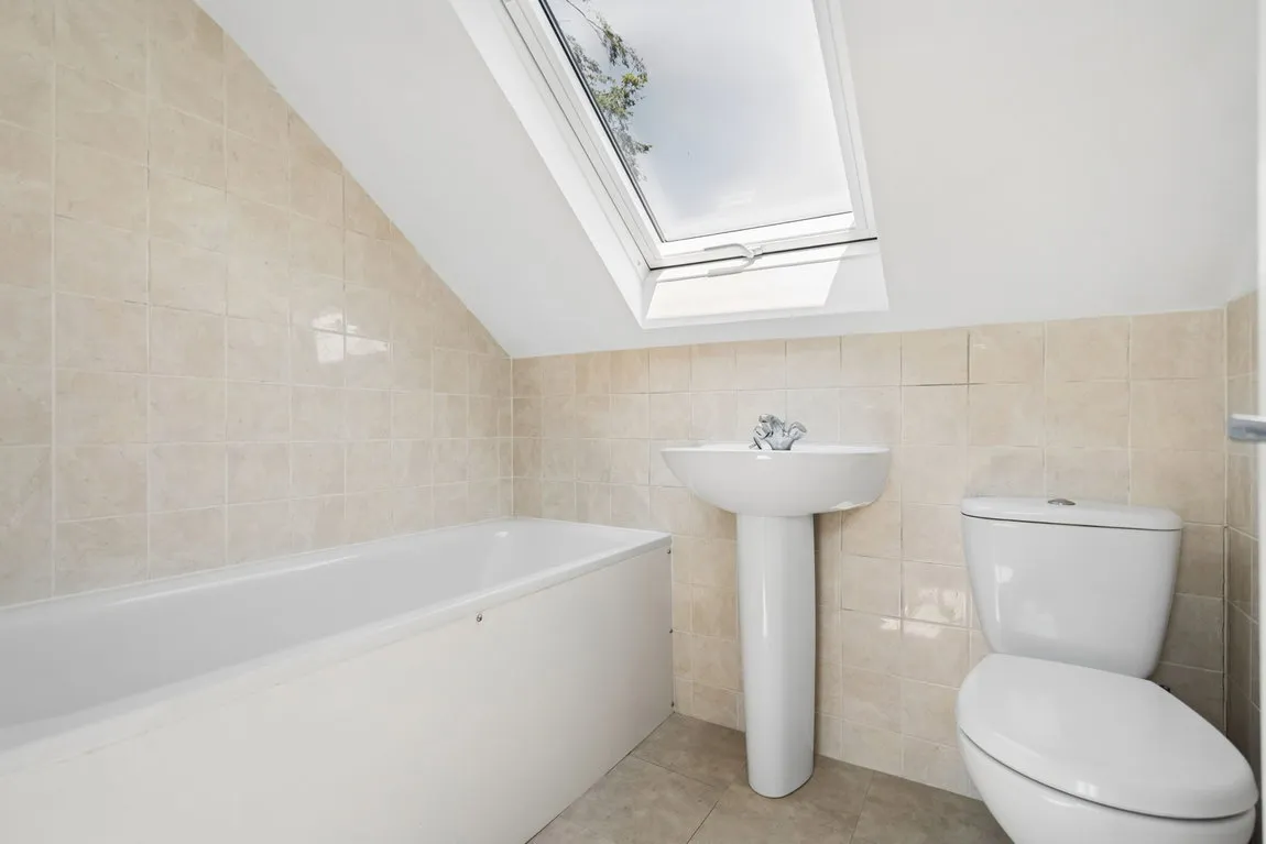 Nottingham Road, Chorleywood, WD3, photo 17