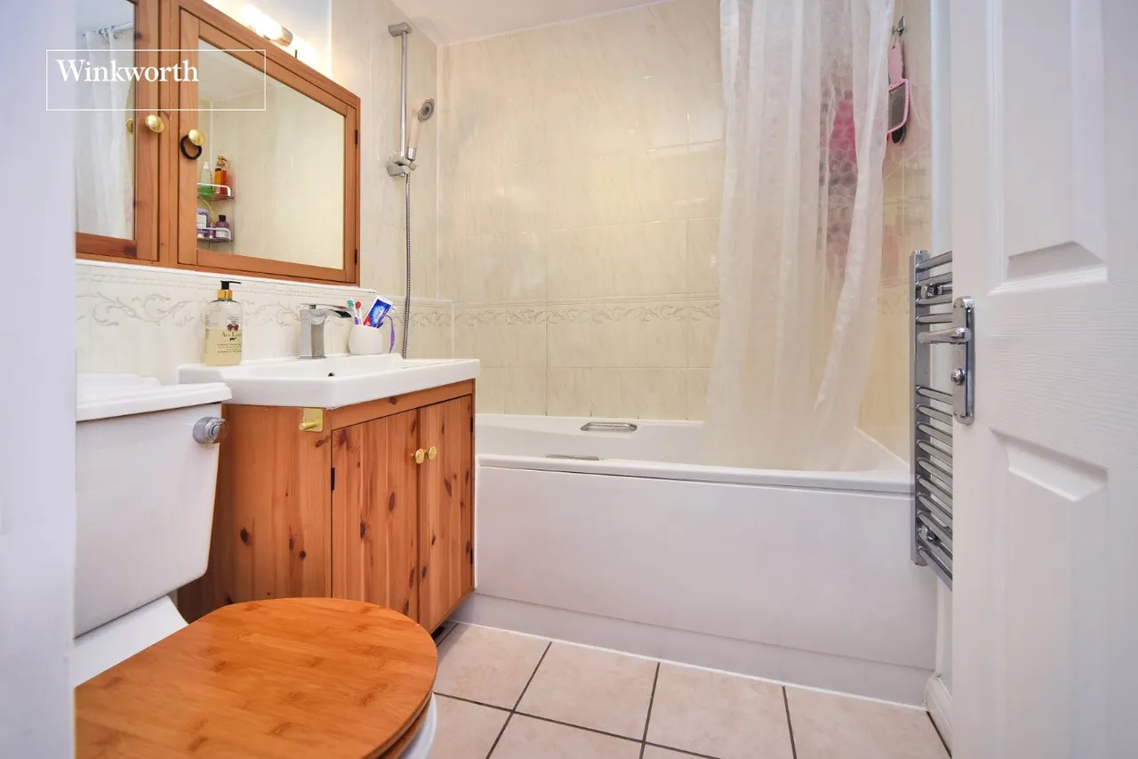 The Retreat, Cheam Common Road, Worcester Park, KT4, photo 10