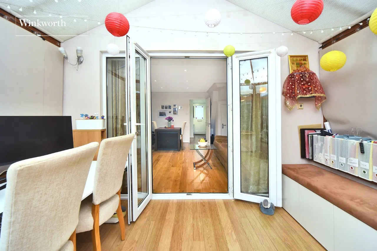 The Retreat, Cheam Common Road, Worcester Park, KT4, photo 5