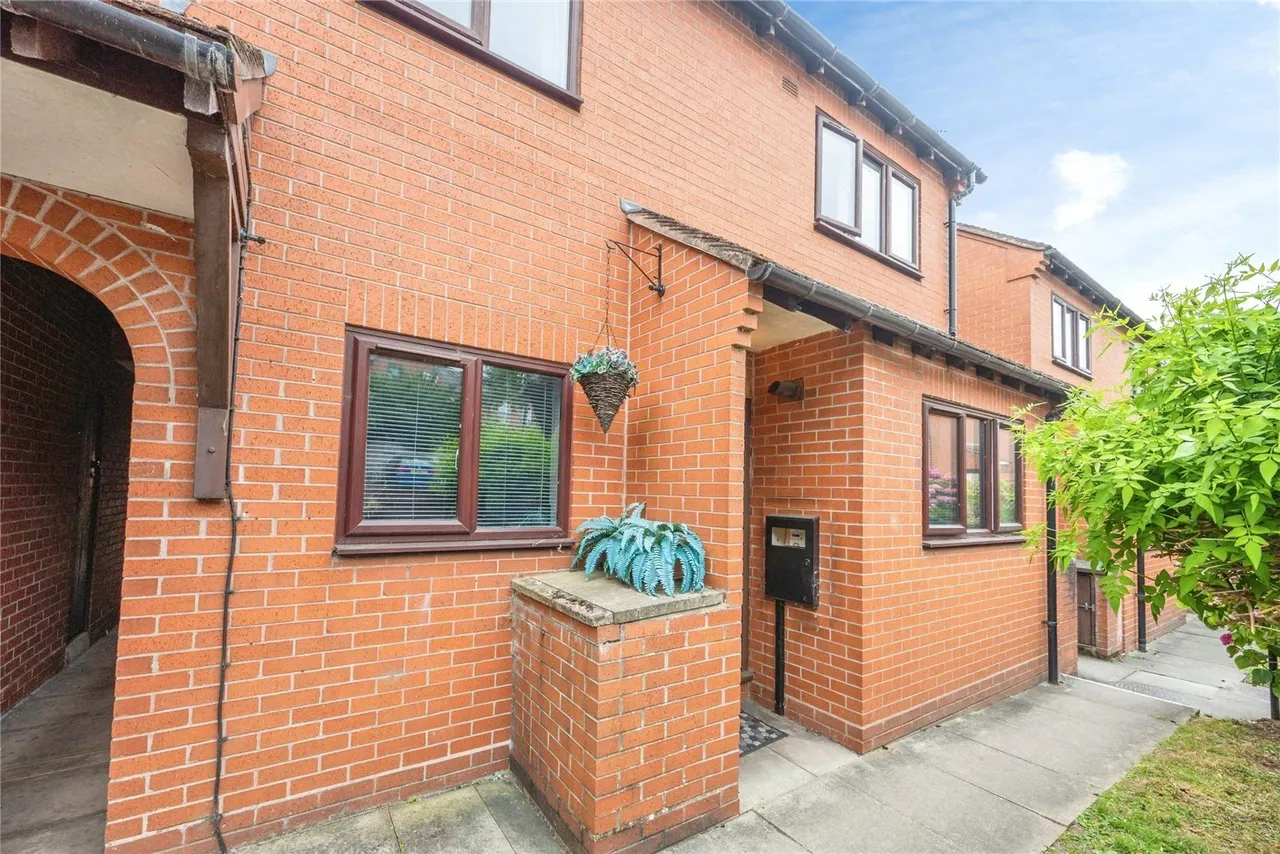 Victoria Mews, Saltisford, CV34, photo 13
