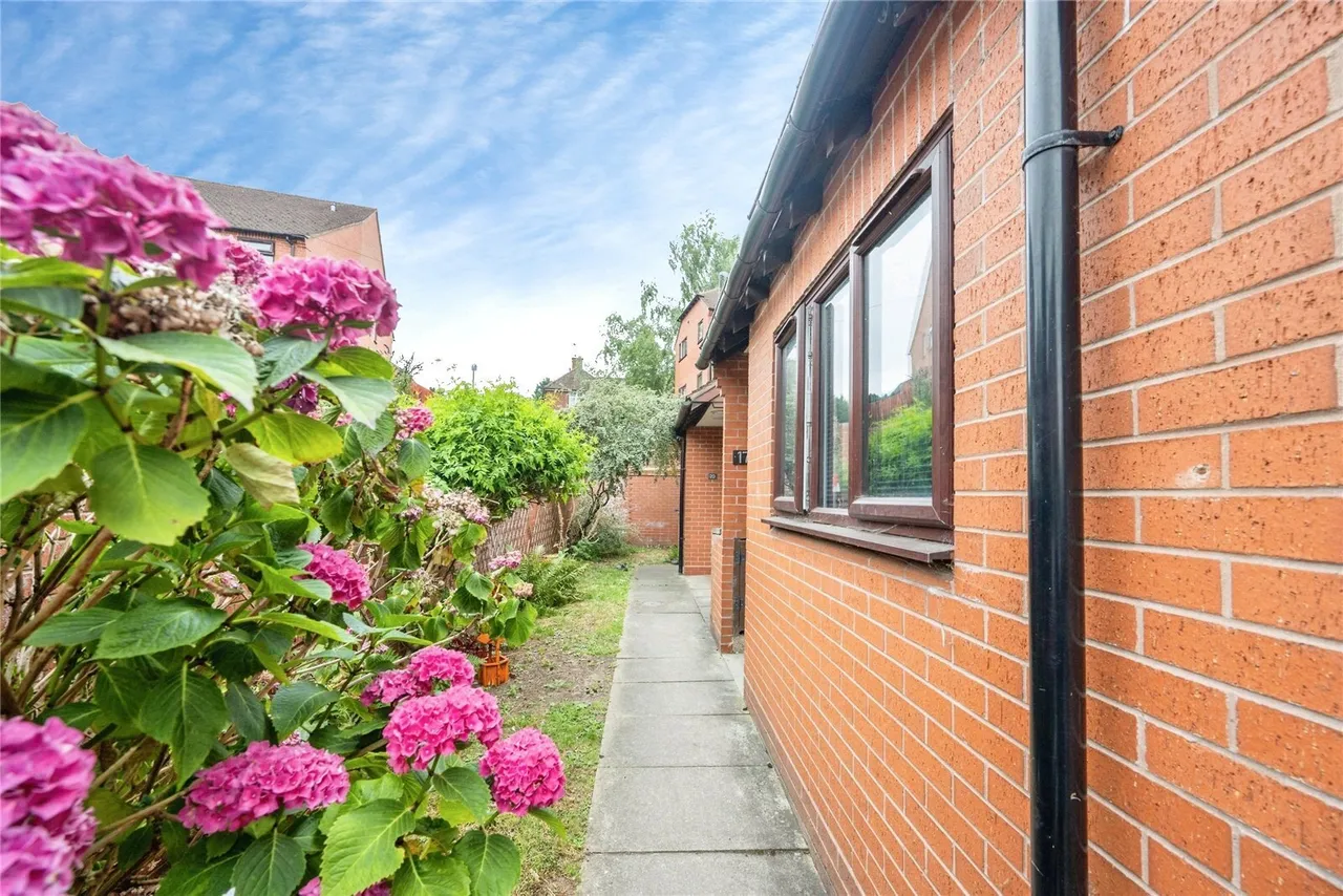 Victoria Mews, Saltisford, CV34, photo 14
