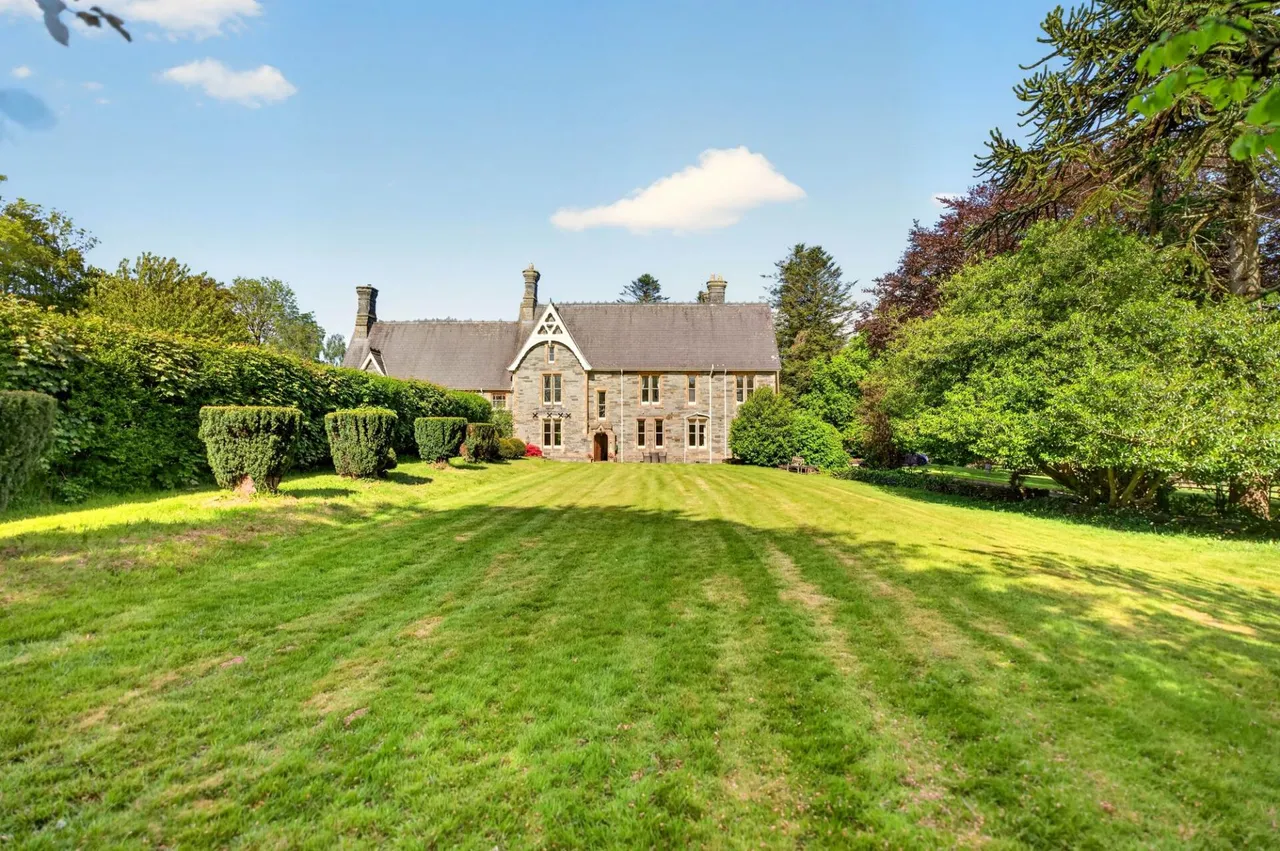 Glanolmarch Mansion, Llechryd, SA43, photo 91