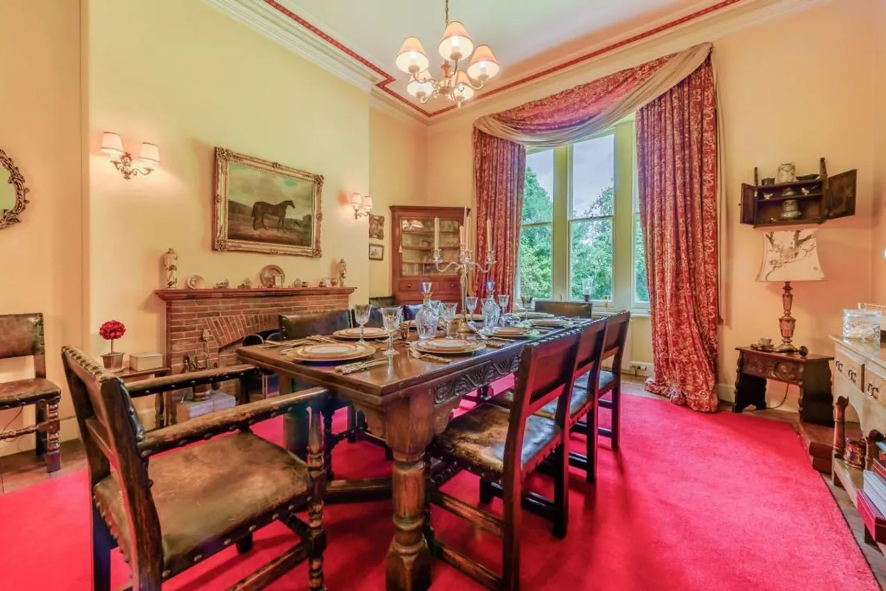 Glanolmarch Mansion, Llechryd, SA43, photo 27
