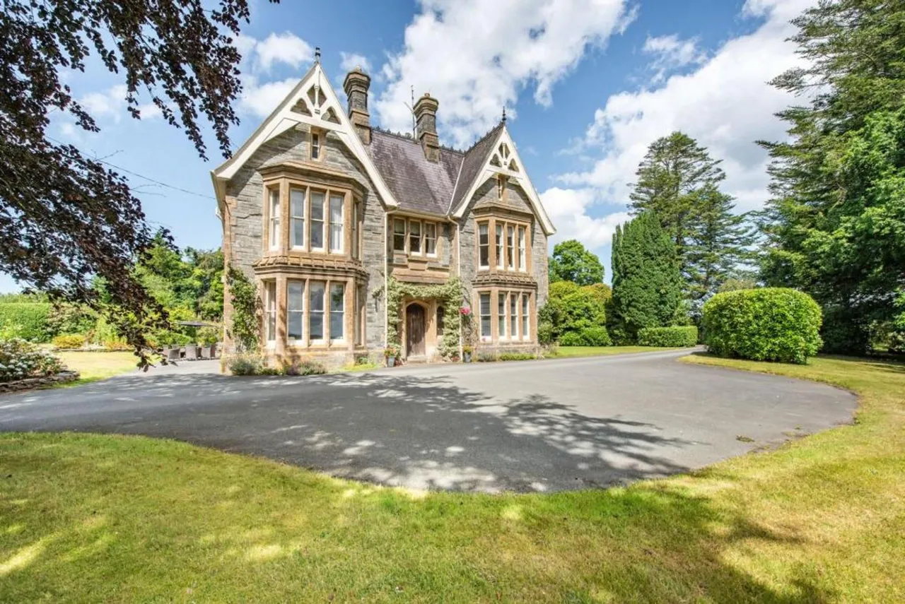 Glanolmarch Mansion, Llechryd, SA43, photo 8
