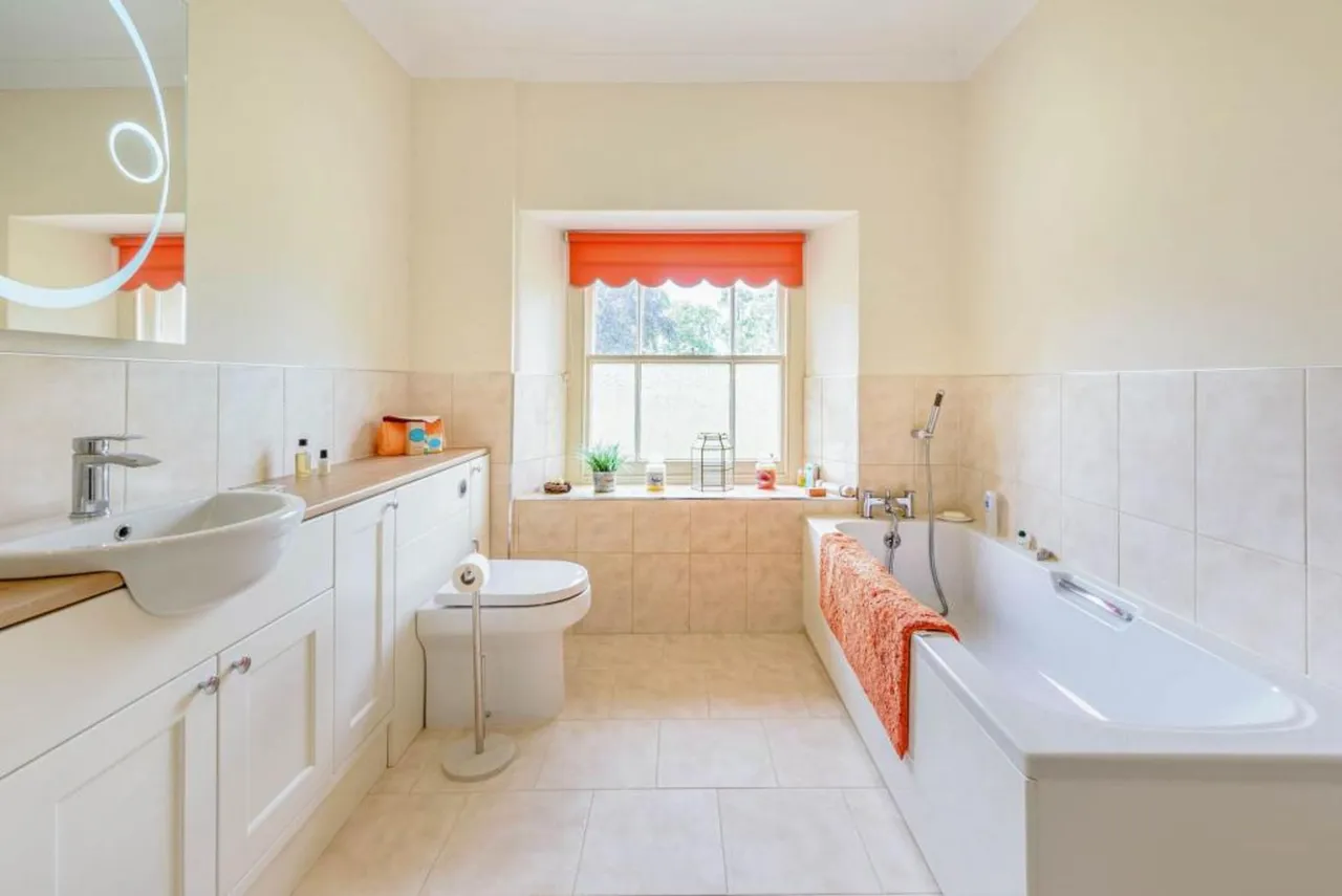 Glanolmarch Mansion, Llechryd, SA43, photo 57