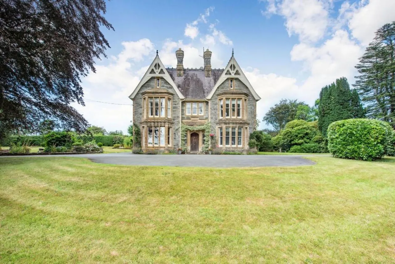 Glanolmarch Mansion, Llechryd, SA43, photo 5