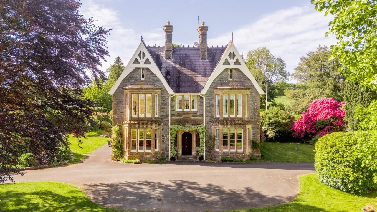 9 bed house for sale, Glanolmarch Mansion, Llechryd, SA43