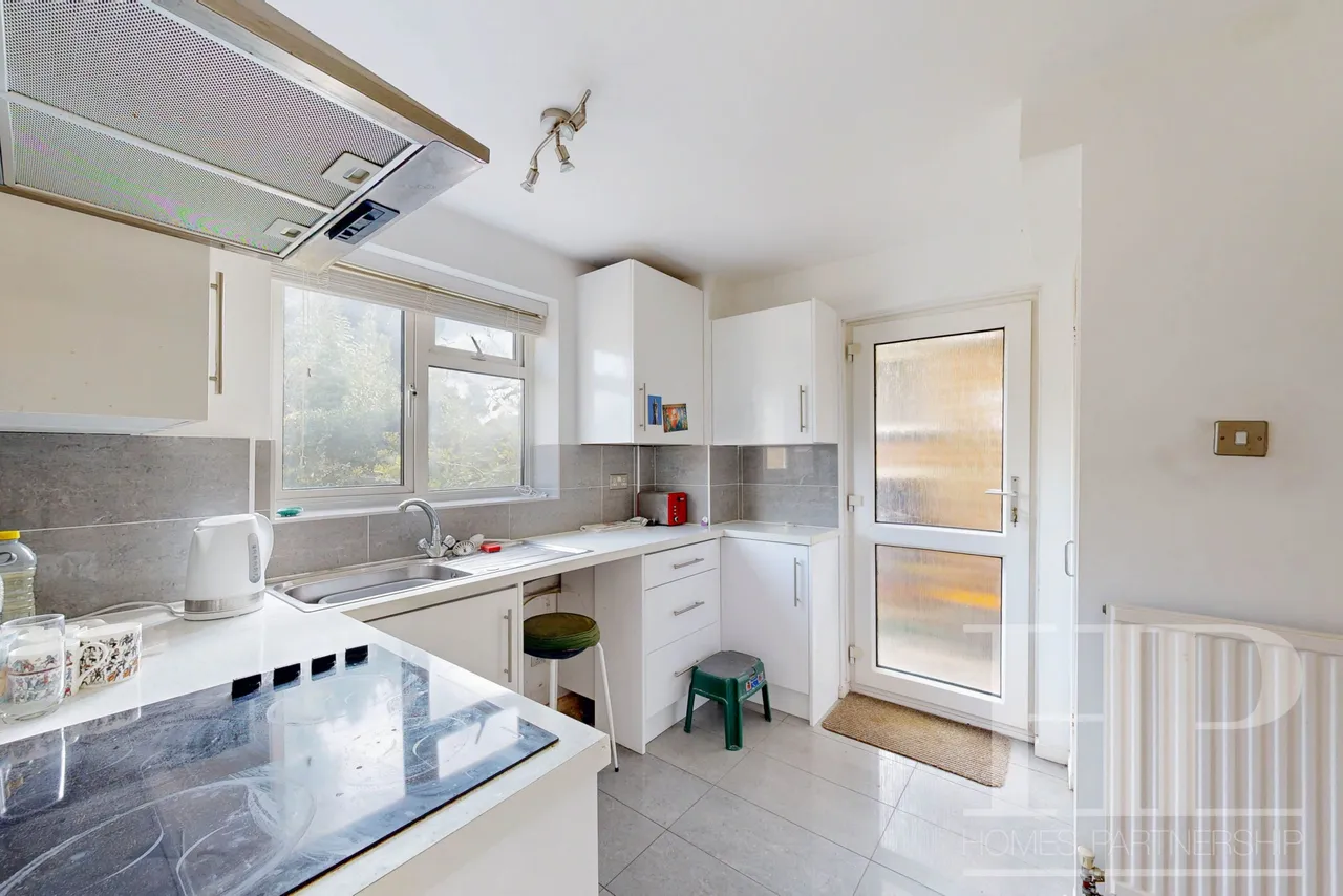Broomdashers Road, Crawley, RH10, photo 8