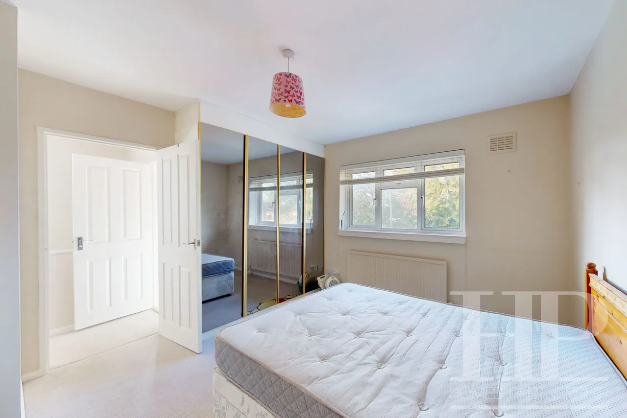Broomdashers Road, Crawley, RH10, photo 12