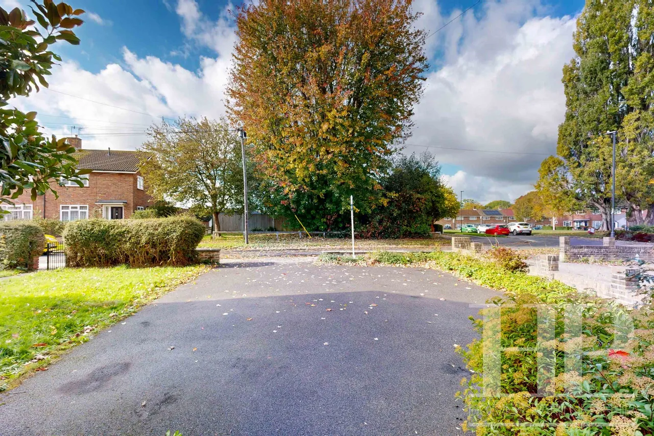 Broomdashers Road, Crawley, RH10, photo 17