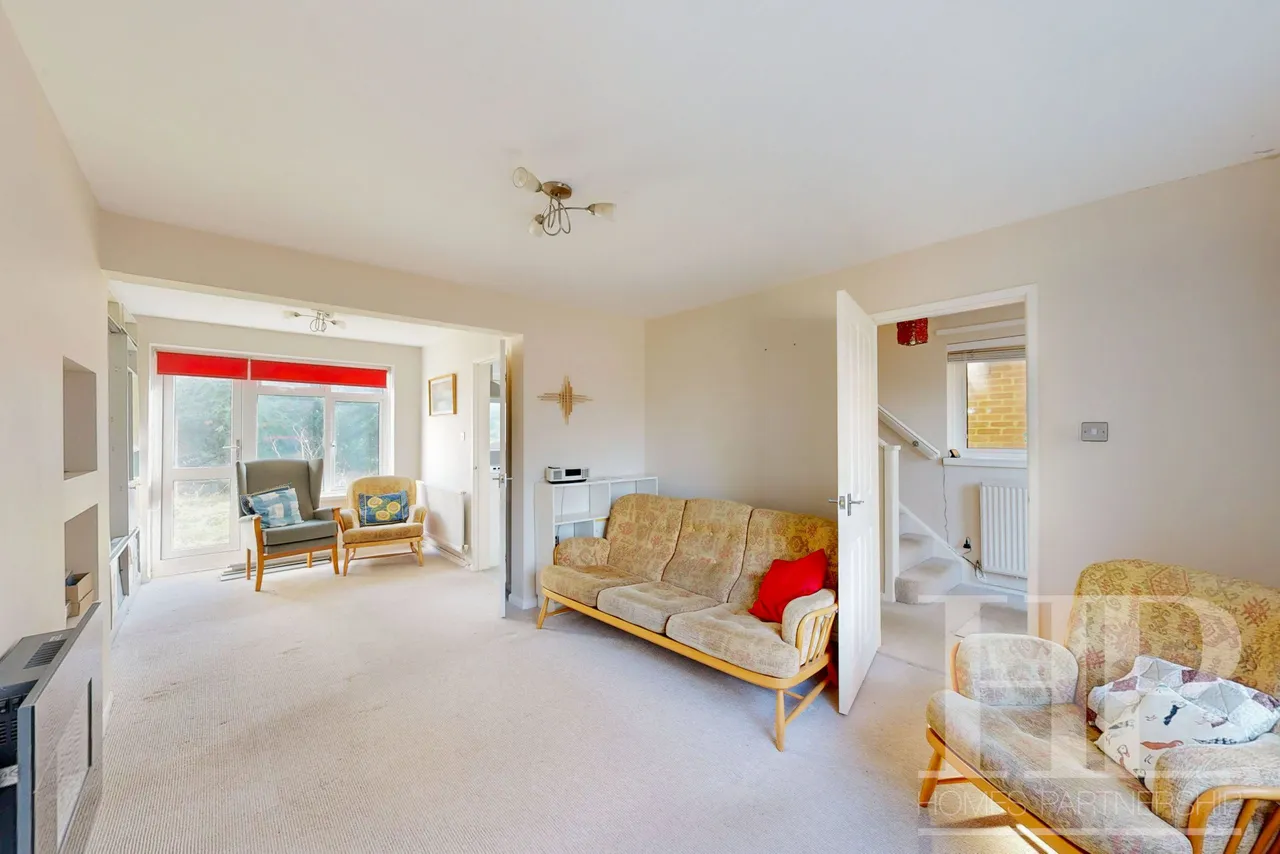 Broomdashers Road, Crawley, RH10, photo 2