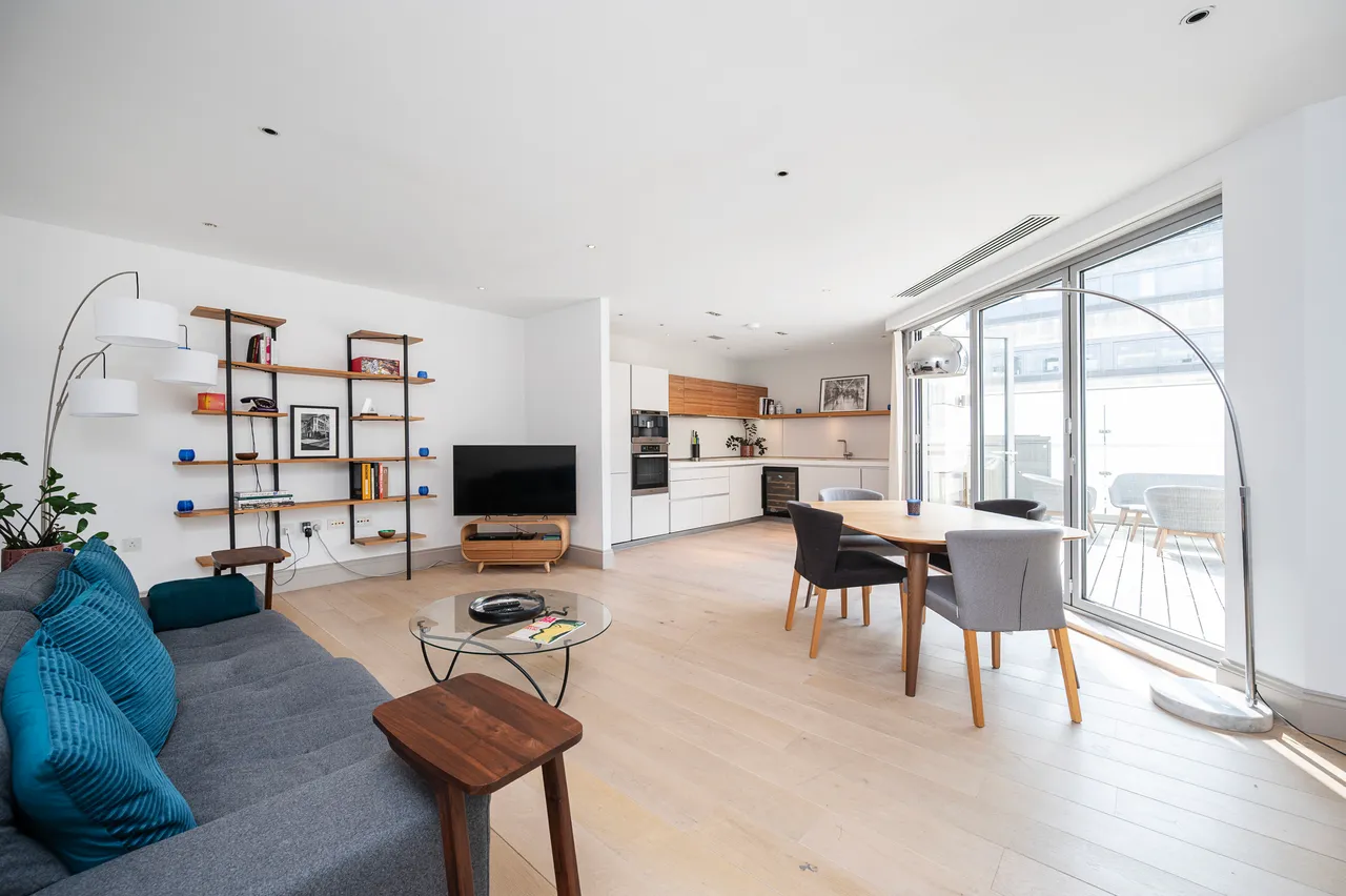 Flat 6, 34 Worship Street, London, photo 2